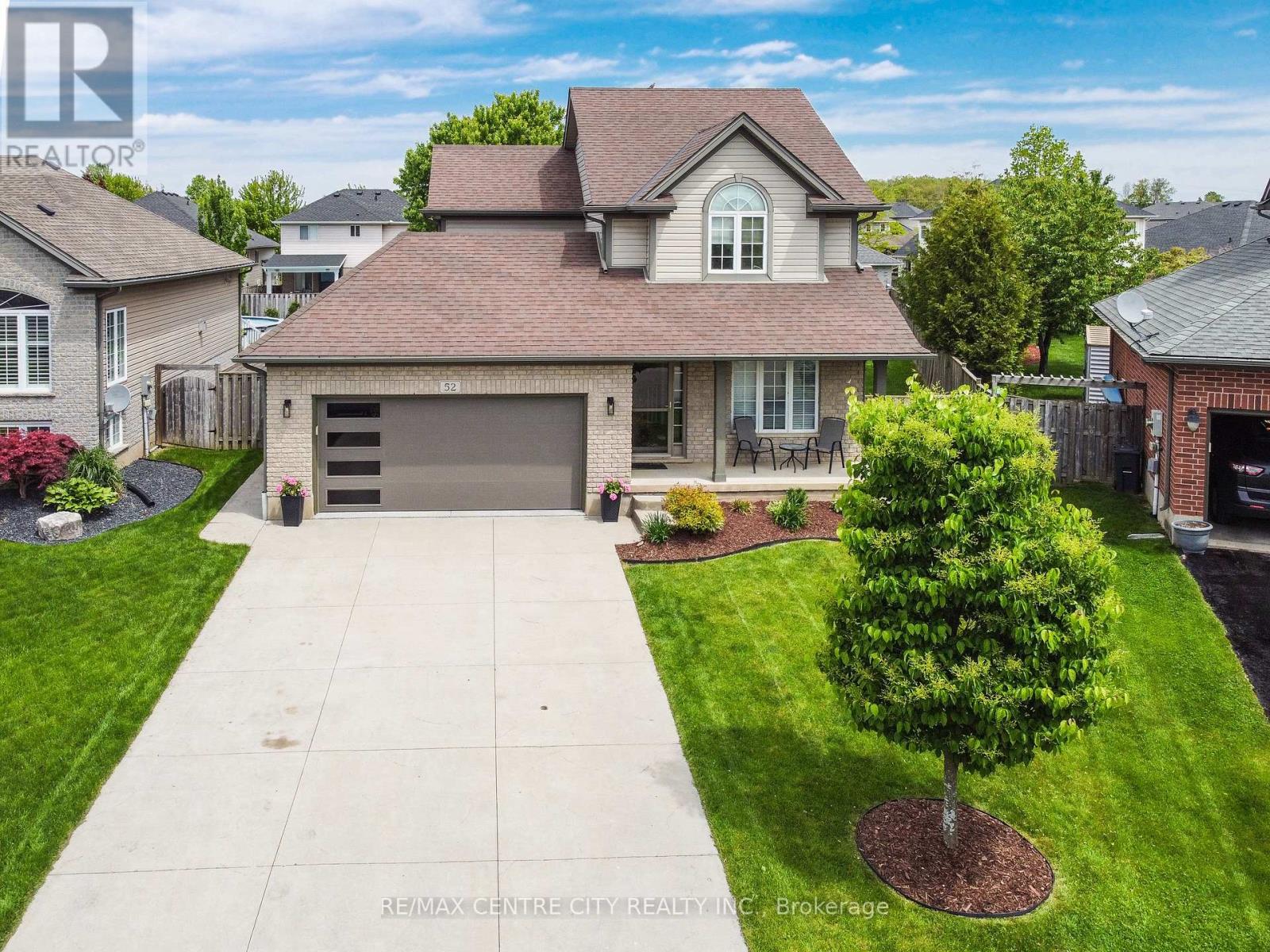 52 Owen Court, Central Elgin, Ontario  N5P 4N7 - Photo 2 - X12166129