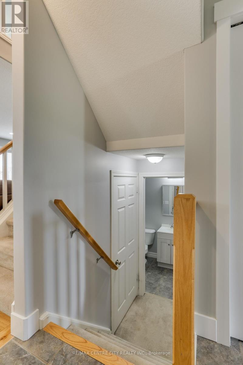52 Owen Court, Central Elgin, Ontario  N5P 4N7 - Photo 16 - X12166129
