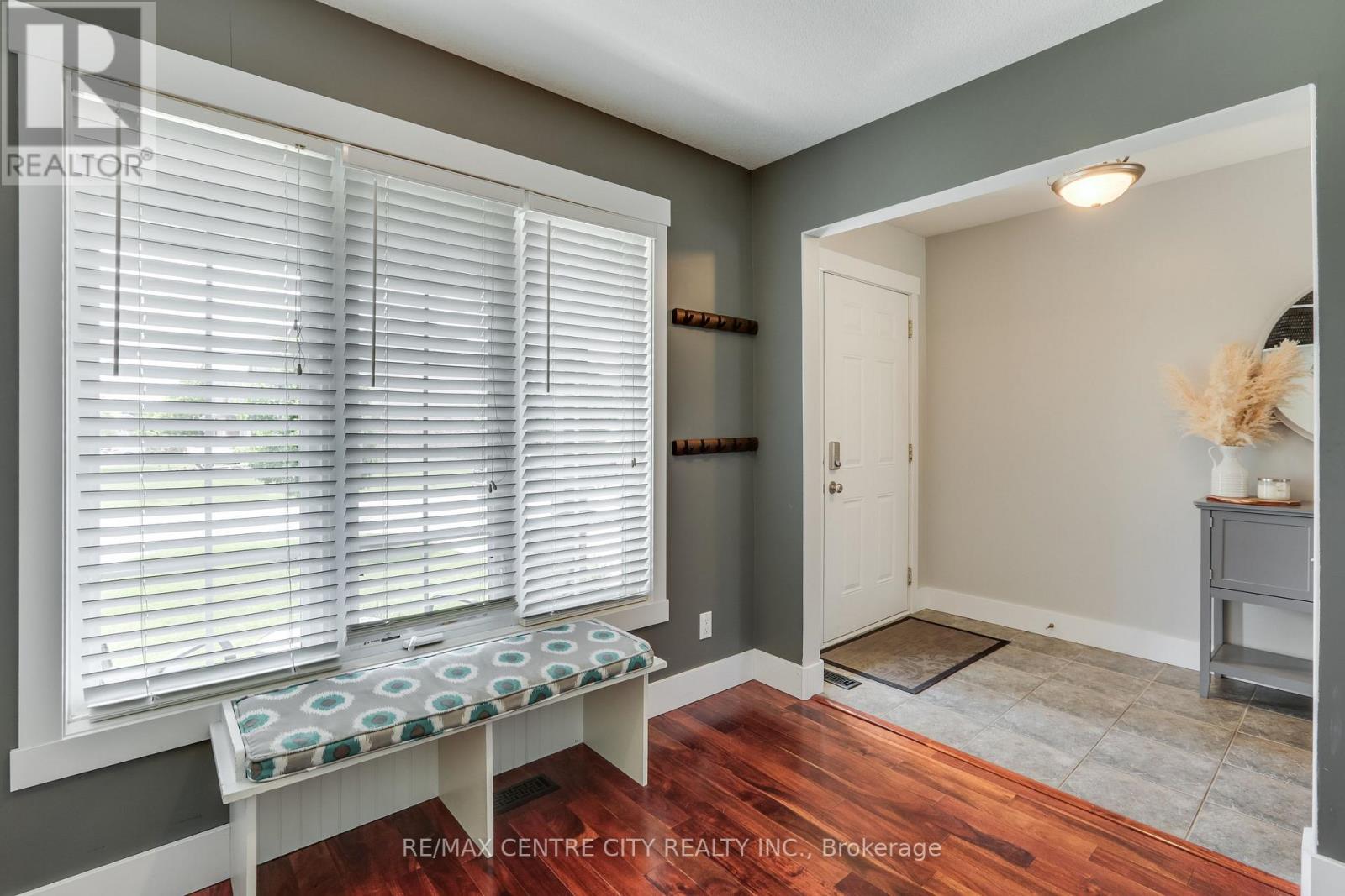 52 Owen Court, Central Elgin, Ontario  N5P 4N7 - Photo 8 - X12166129