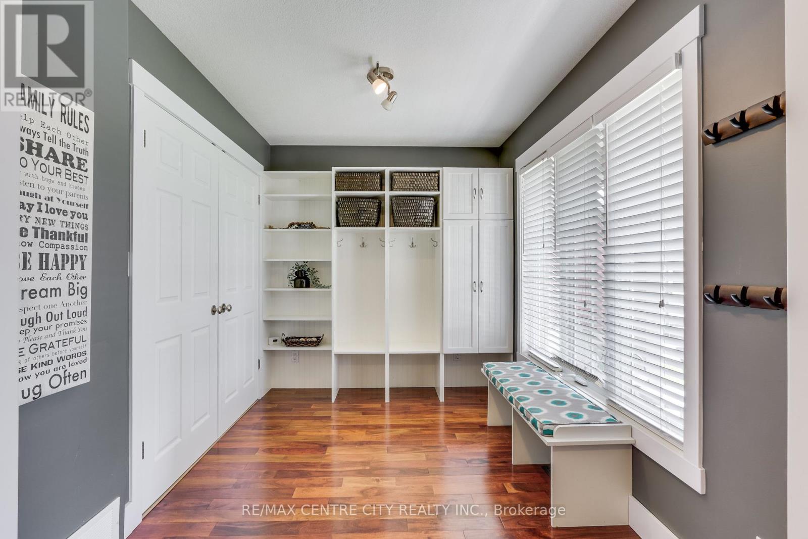 52 Owen Court, Central Elgin, Ontario  N5P 4N7 - Photo 6 - X12166129