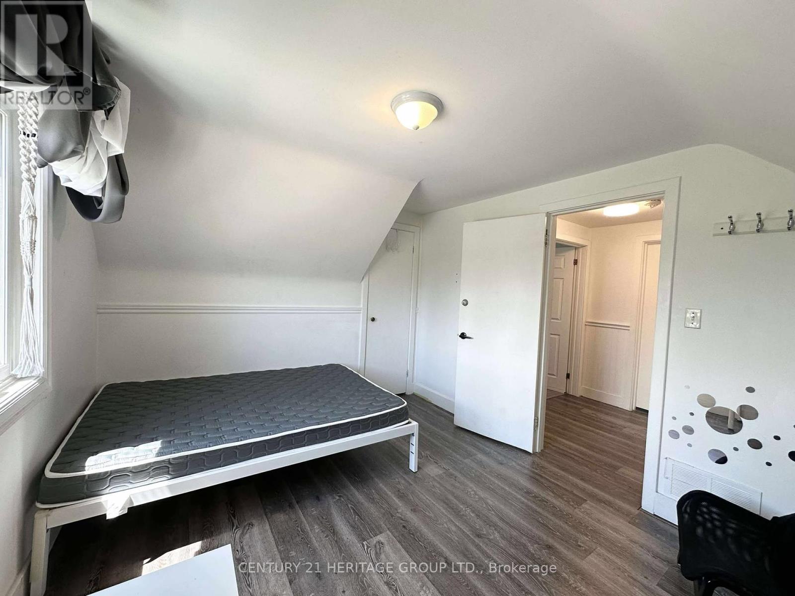 15 West 1st Street, Hamilton, Ontario  L9C 3B5 - Photo 12 - X12165771