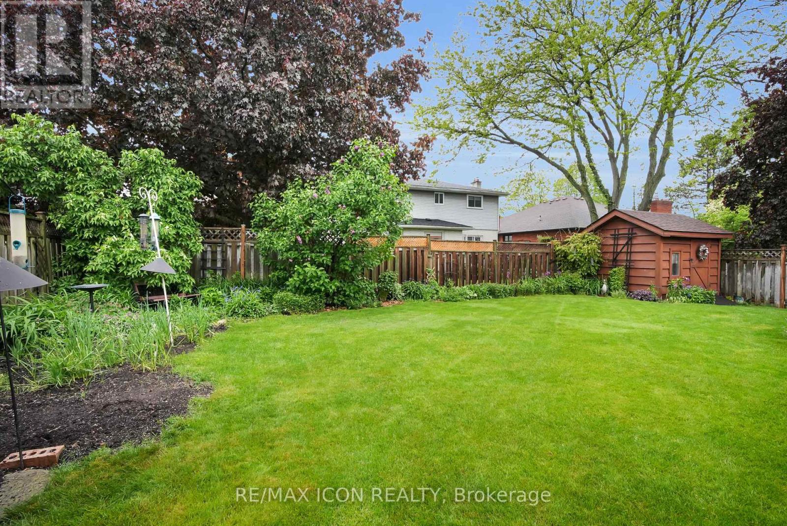 Photo 11 of 43 for 45 Whisperwood Crescent