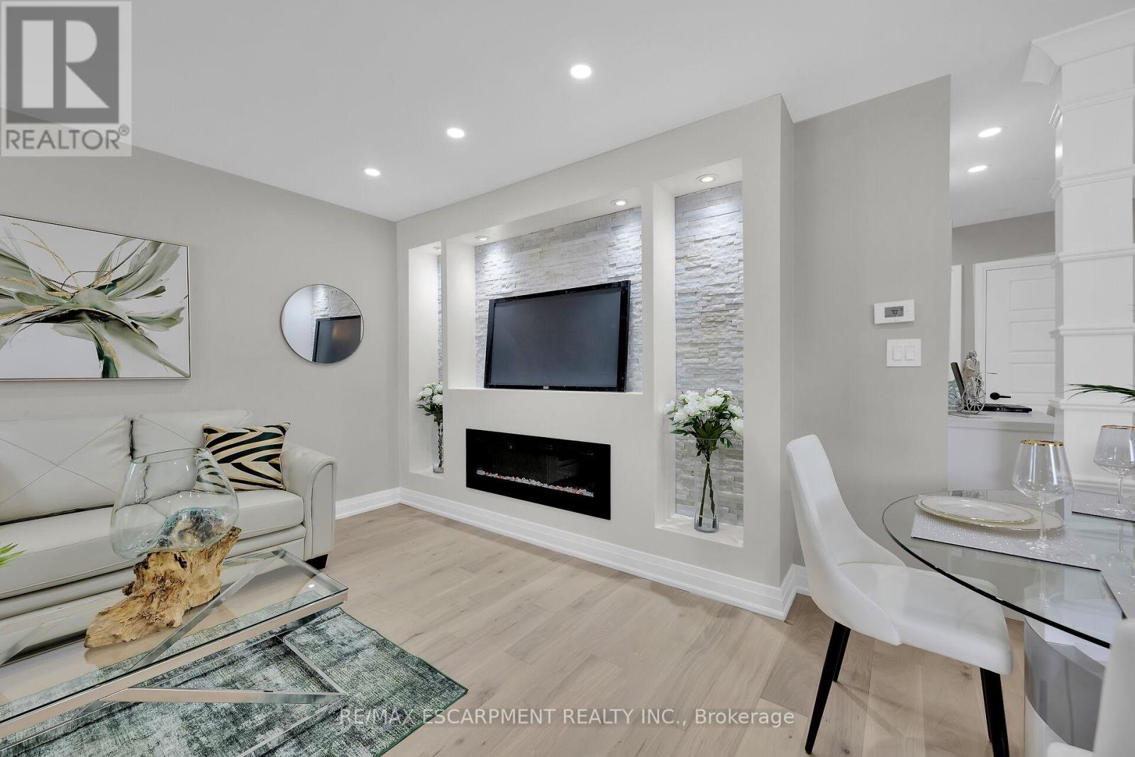 99 Wise Crescent, Hamilton, Ontario  L8T 2L7 - Photo 23 - X12165832