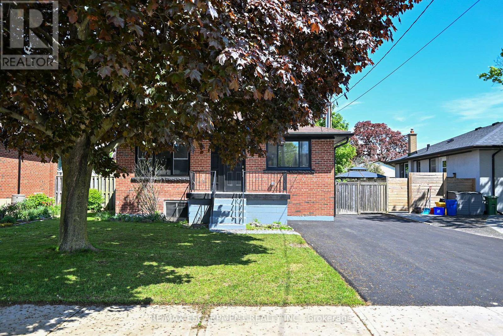 99 Wise Crescent, Hamilton, Ontario  L8T 2L7 - Photo 3 - X12165832