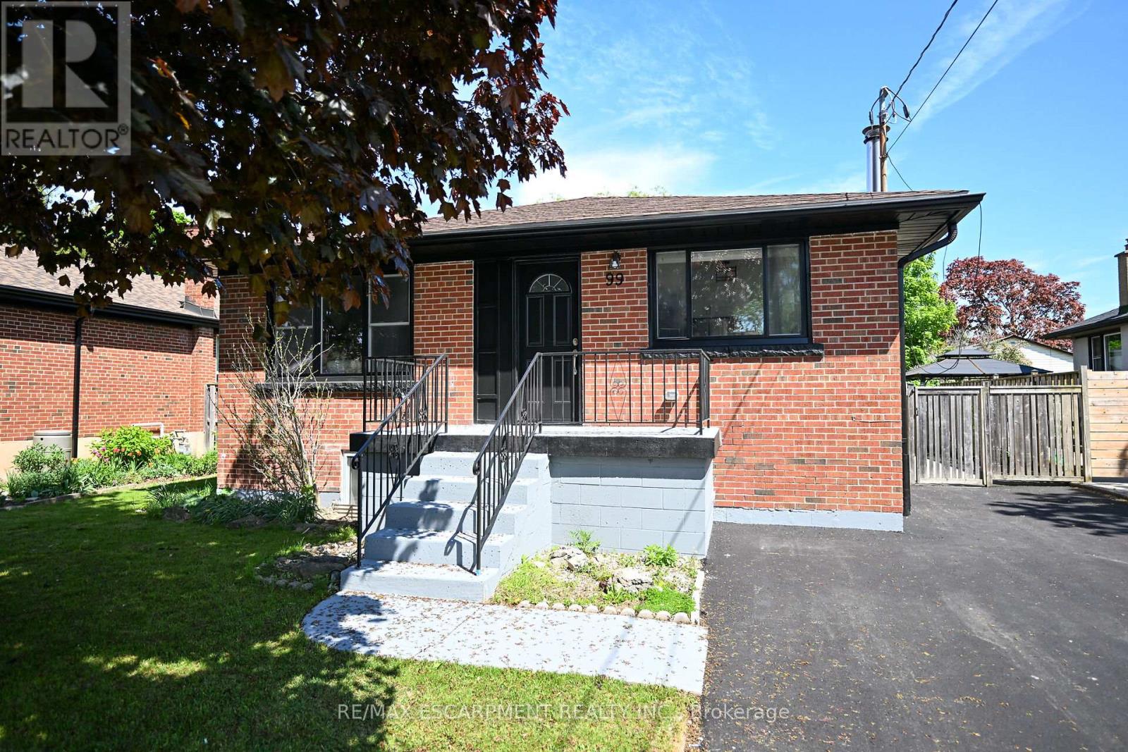 99 Wise Crescent, Hamilton, Ontario  L8T 2L7 - Photo 4 - X12165832