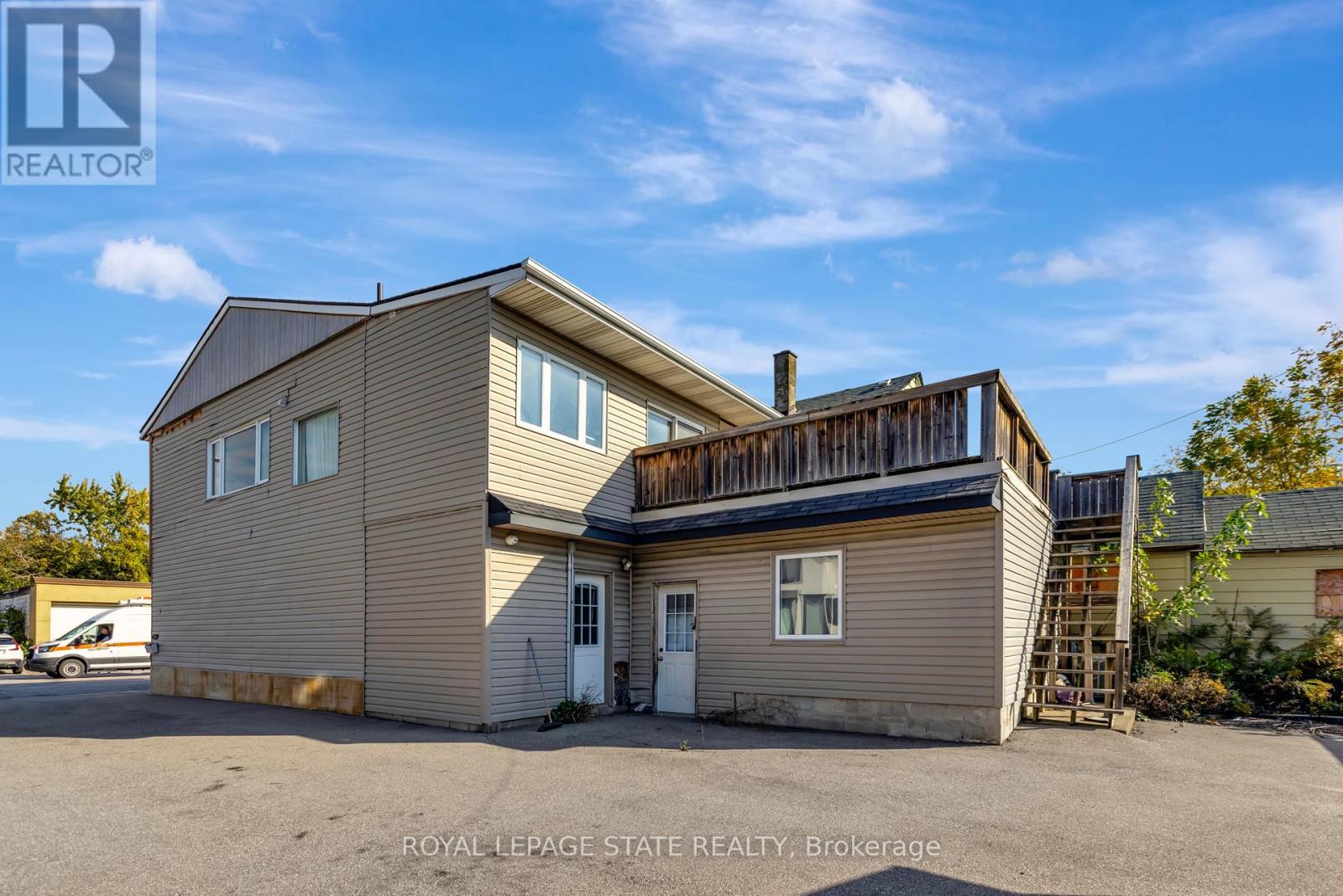 4528 Bridge Street, Niagara Falls, Ontario  L2E 2R7 - Photo 6 - X12165919