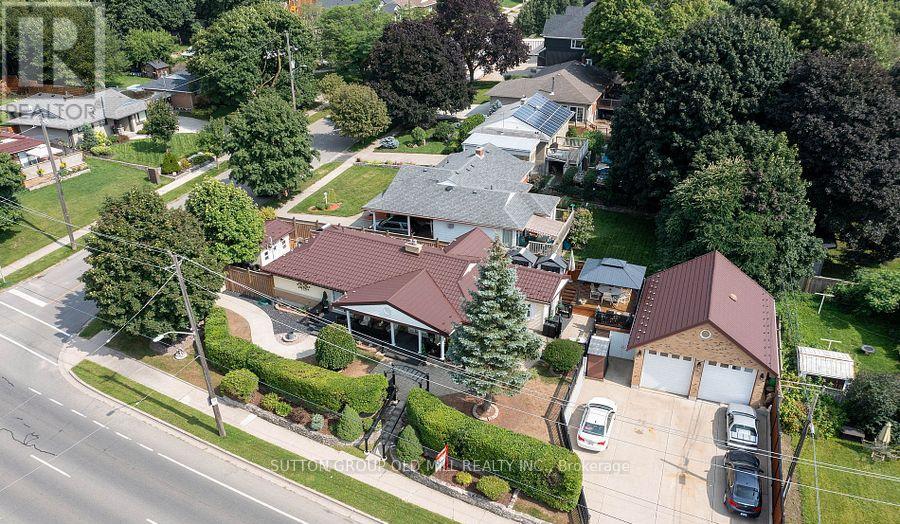 255 Erb Street E, Waterloo, Ontario  N2J 1N2 - Photo 3 - X12165931