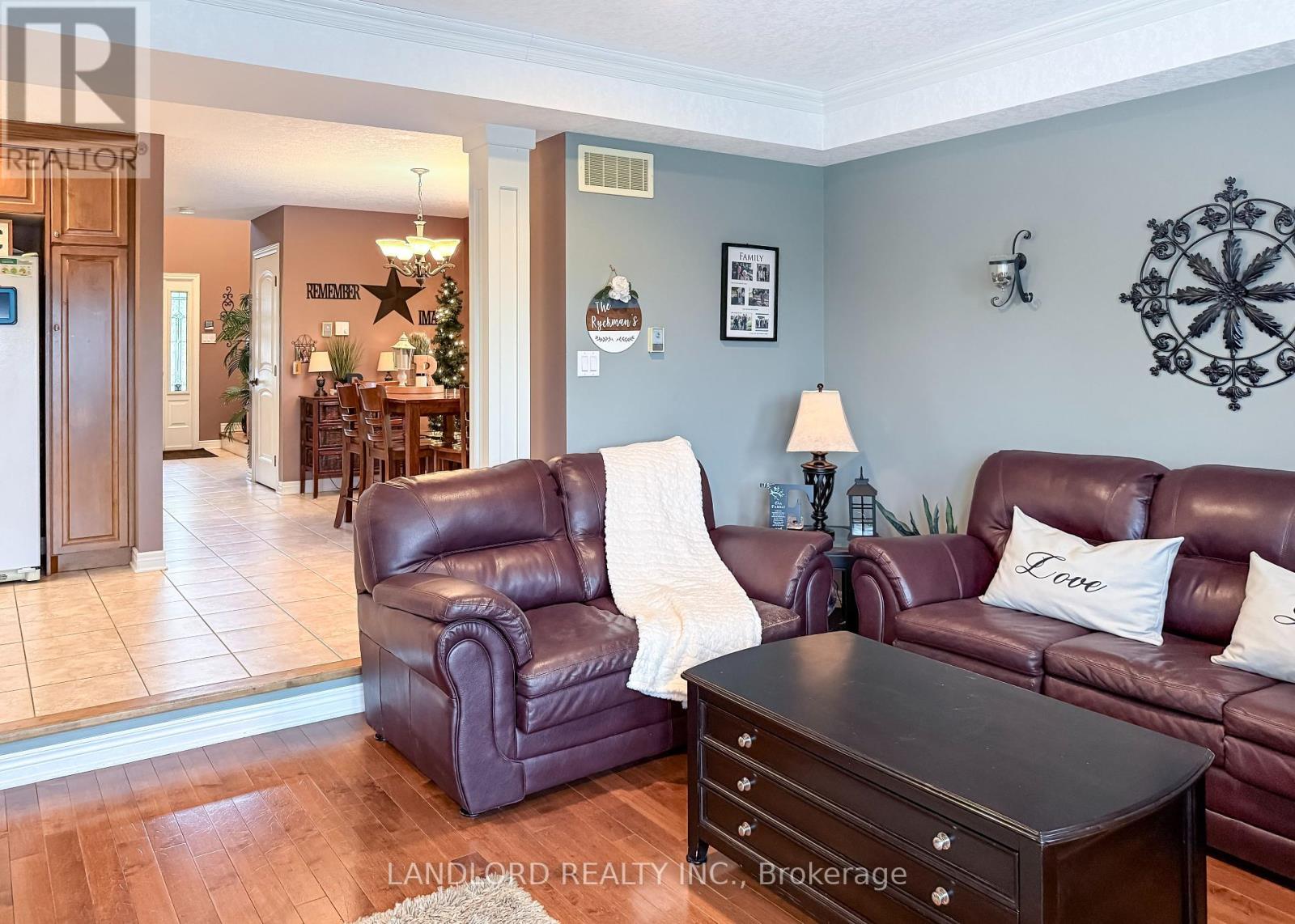 115 Hagerman Crescent, St. Thomas, Ontario  N5R 6L9 - Photo 15 - X12165936
