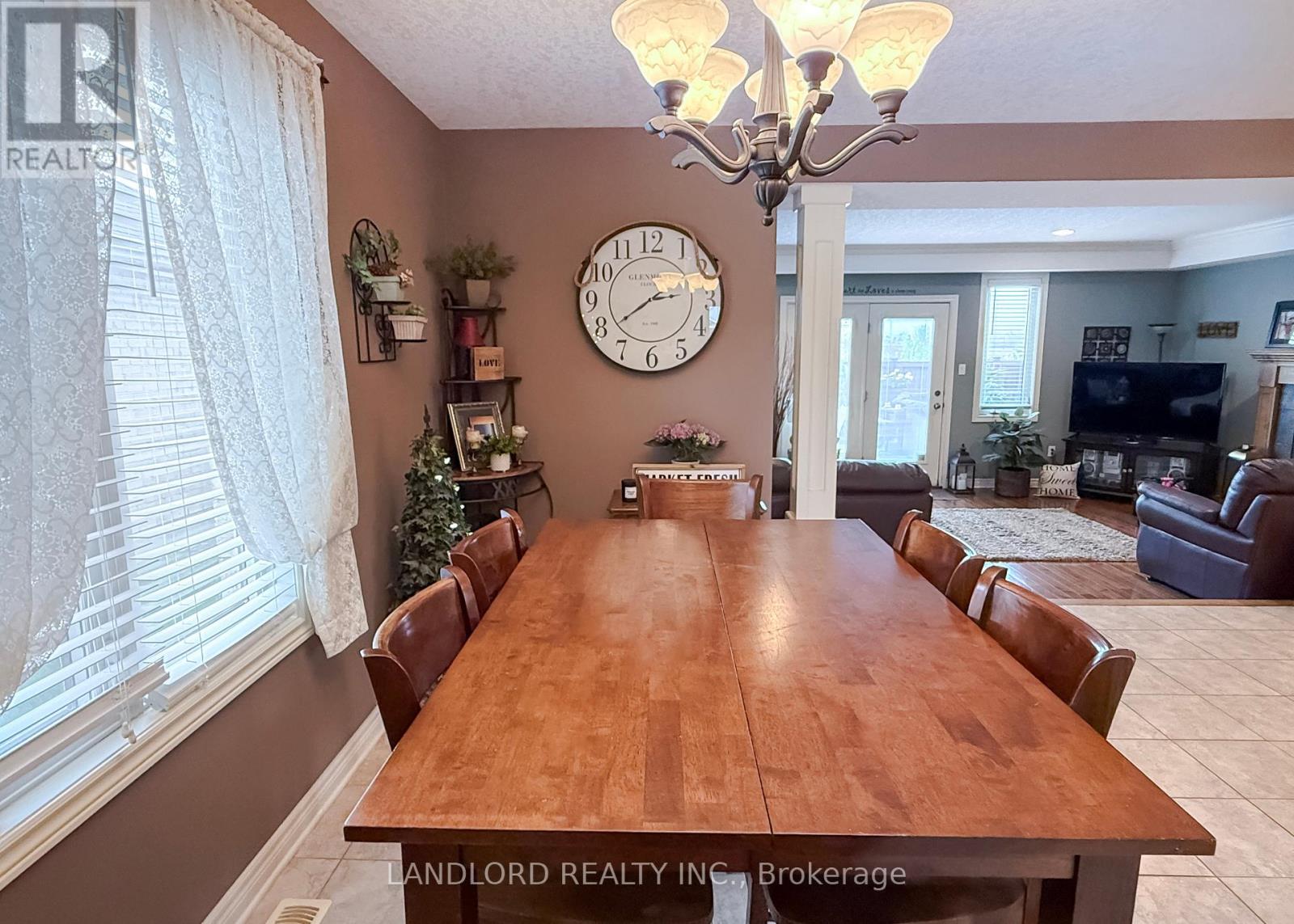 115 Hagerman Crescent, St. Thomas, Ontario  N5R 6L9 - Photo 6 - X12165936