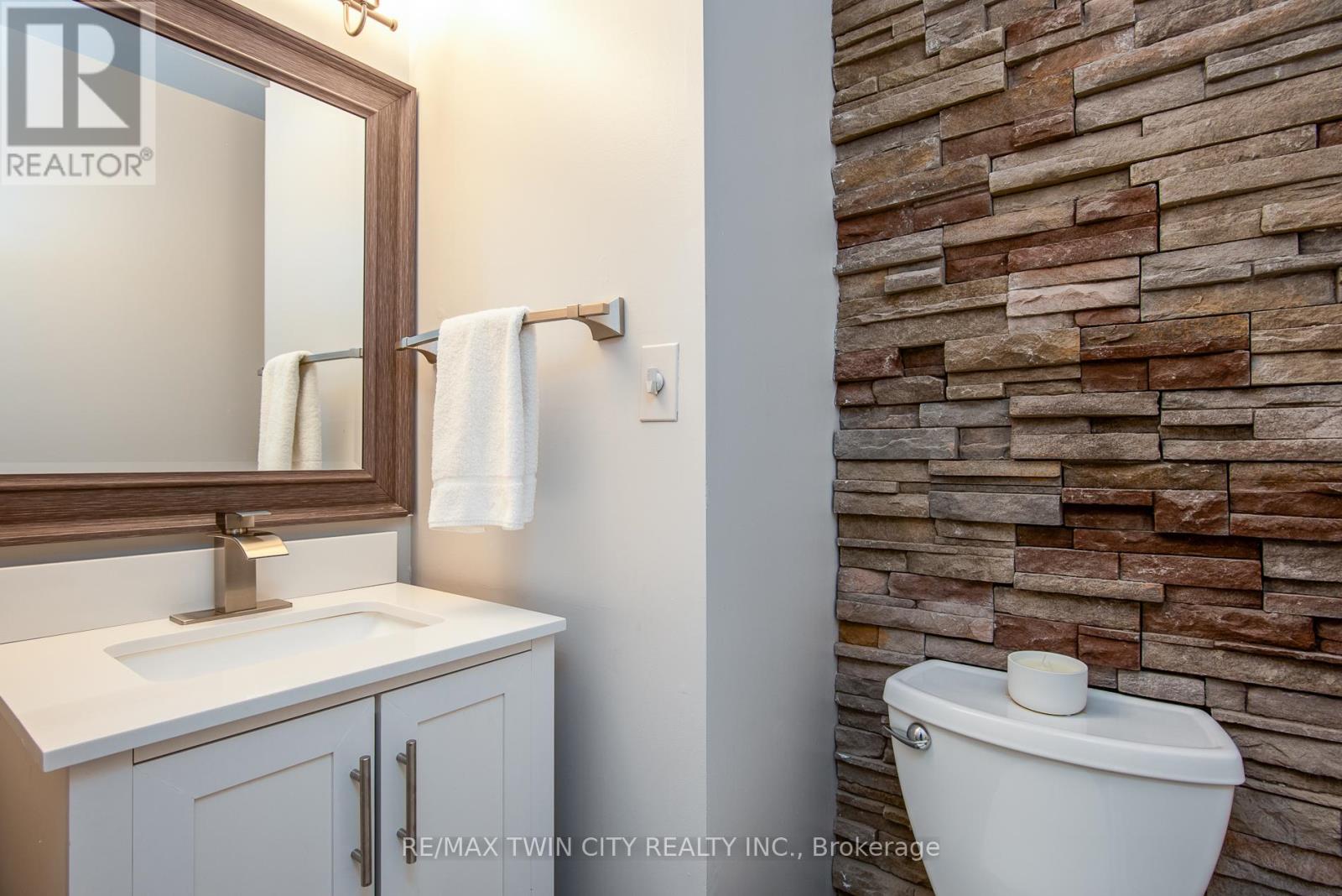 12 Sunrise Drive, Kitchener, Ontario  N2B 3B4 - Photo 33 - X12165939