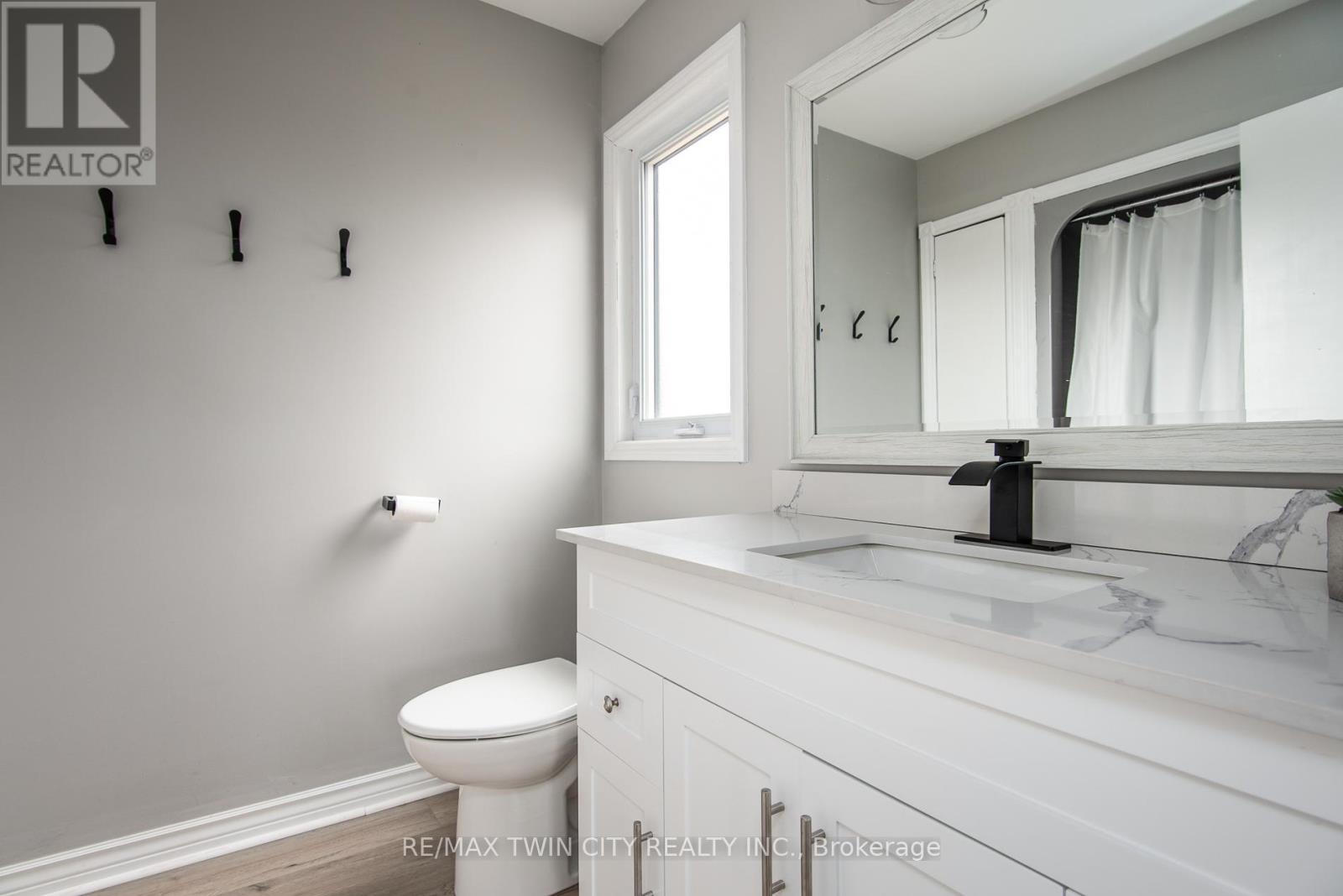 12 Sunrise Drive, Kitchener, Ontario  N2B 3B4 - Photo 37 - X12165939