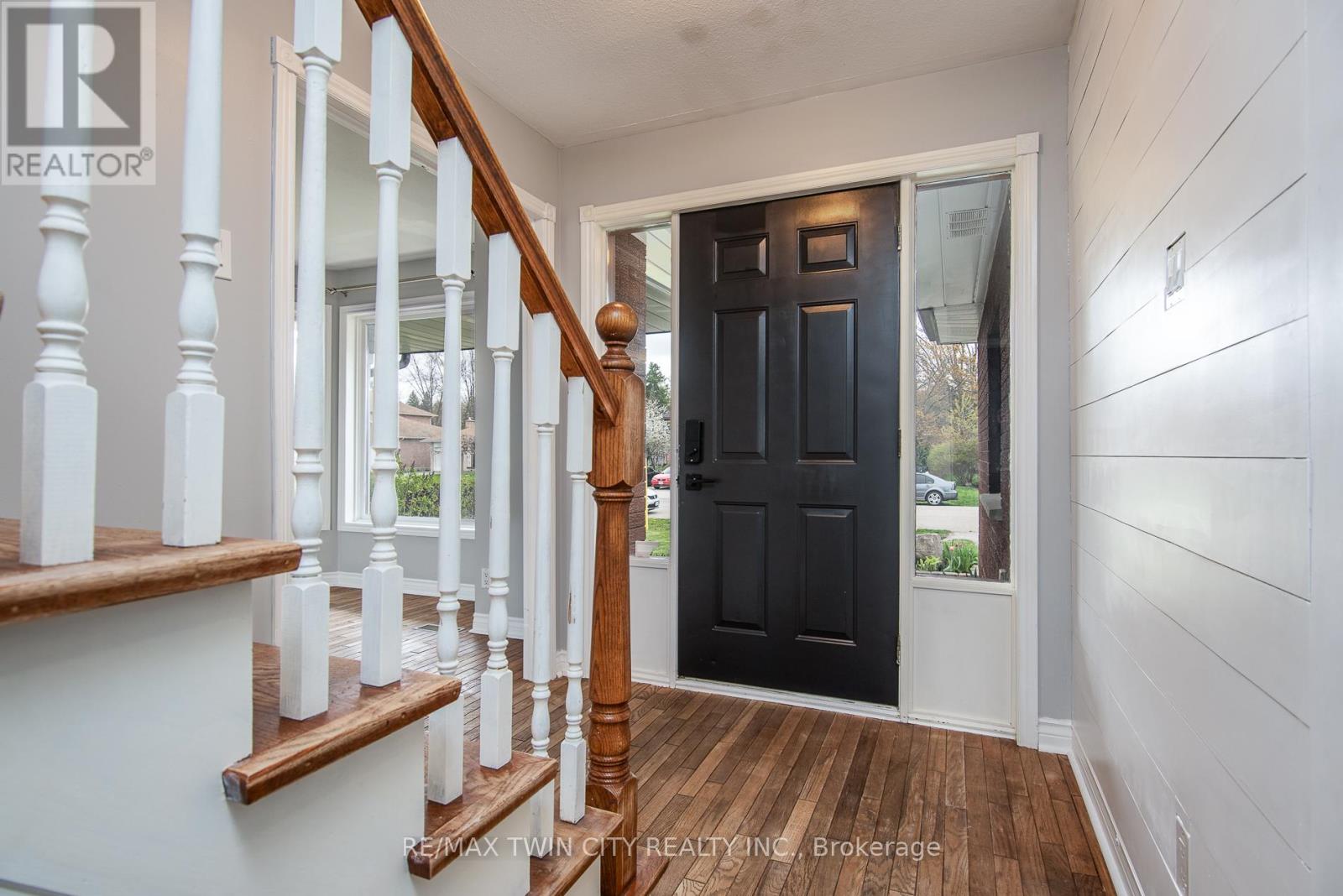12 Sunrise Drive, Kitchener, Ontario  N2B 3B4 - Photo 8 - X12165939