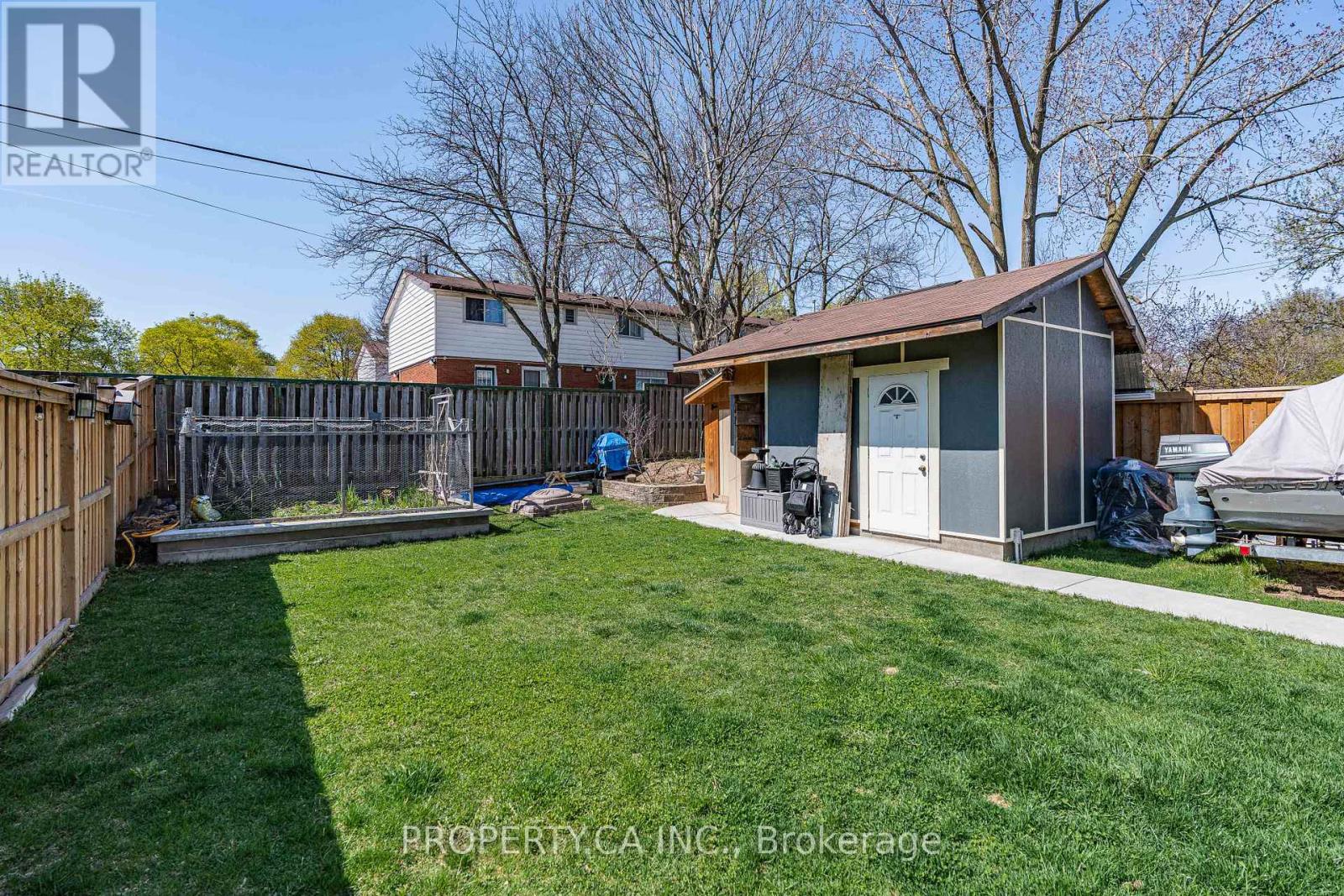 72 Martha Street, Hamilton (Mcquesten), Ontario  L8H 2B7 - Photo 35 - X12166083