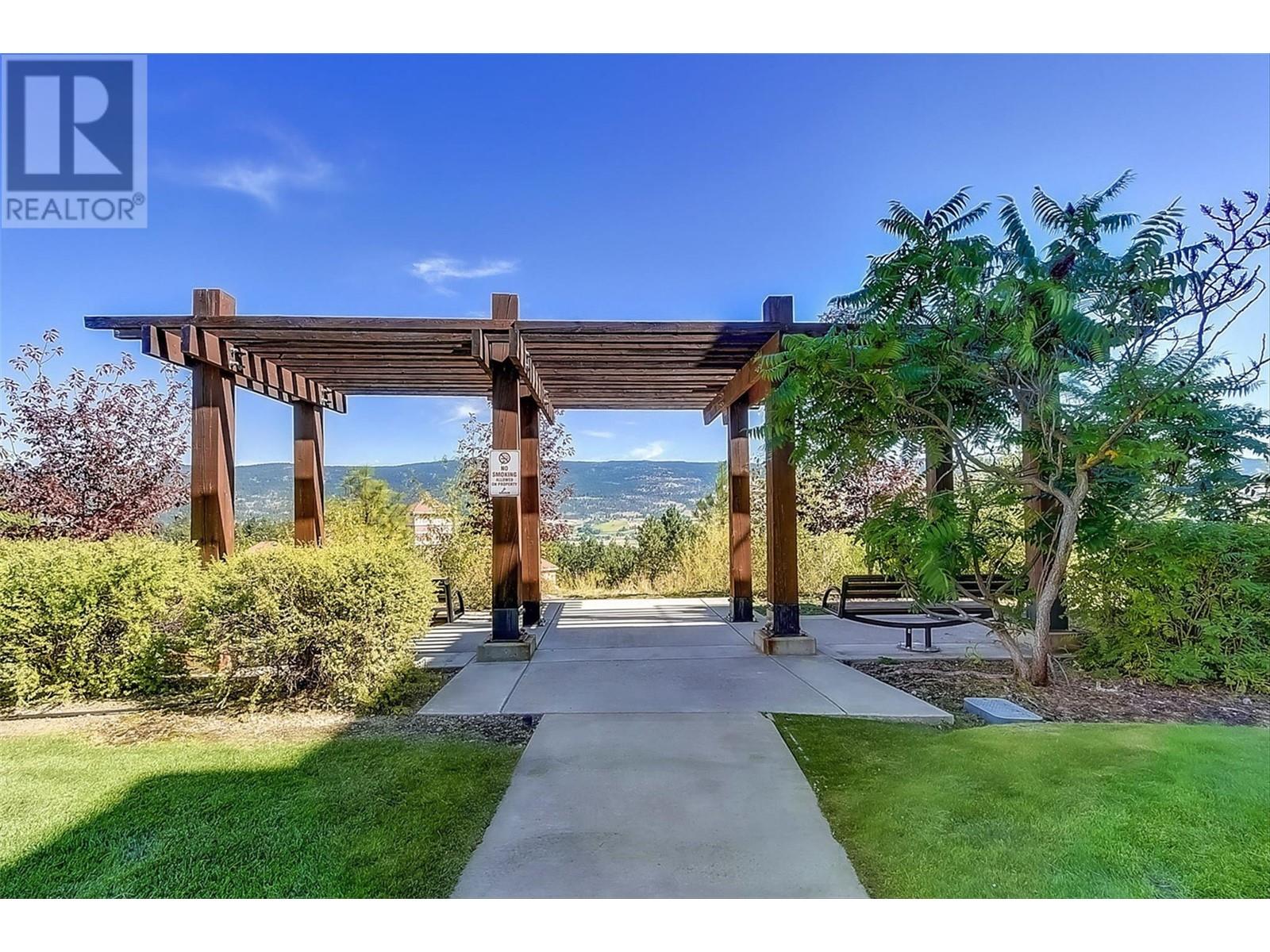 1875 Country Club Drive Unit# 1105, Kelowna, BC V1V2W0