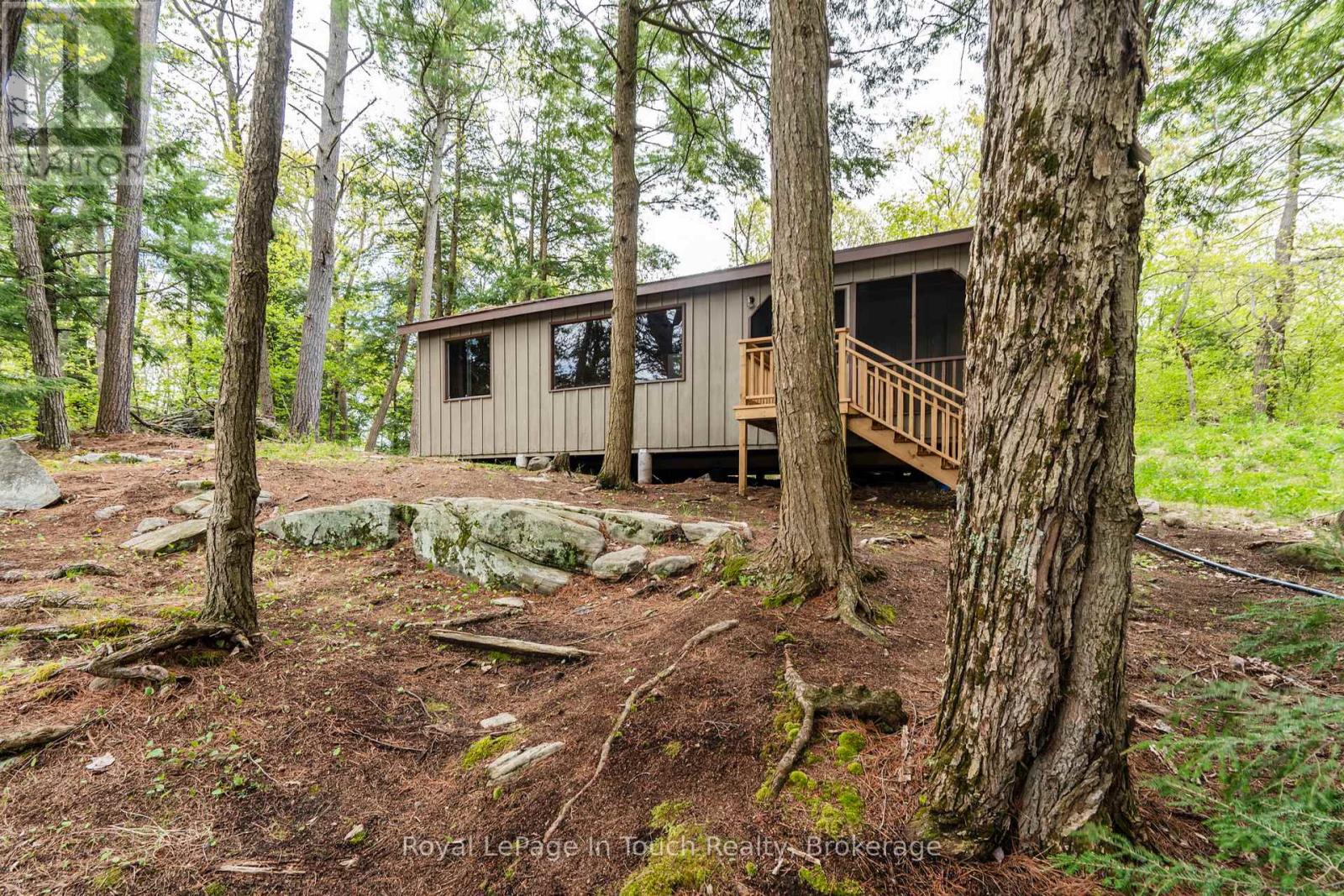 1470 Is 90 Island, Georgian Bay, Ontario  L0K 1S0 - Photo 16 - X12166096
