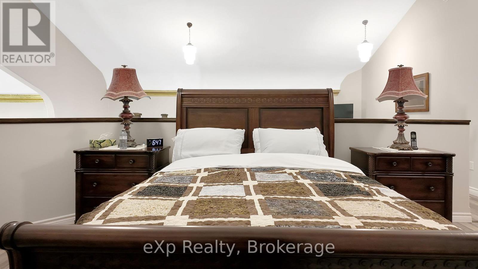 210 8th Street, Hanover, Ontario  N4N 1J5 - Photo 17 - X12166163