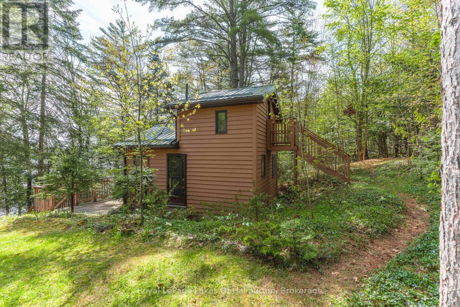 1029 Cam-Walt Trail, Minden Hills, Ontario  K0M 2K0 - Photo 4 - X12166173