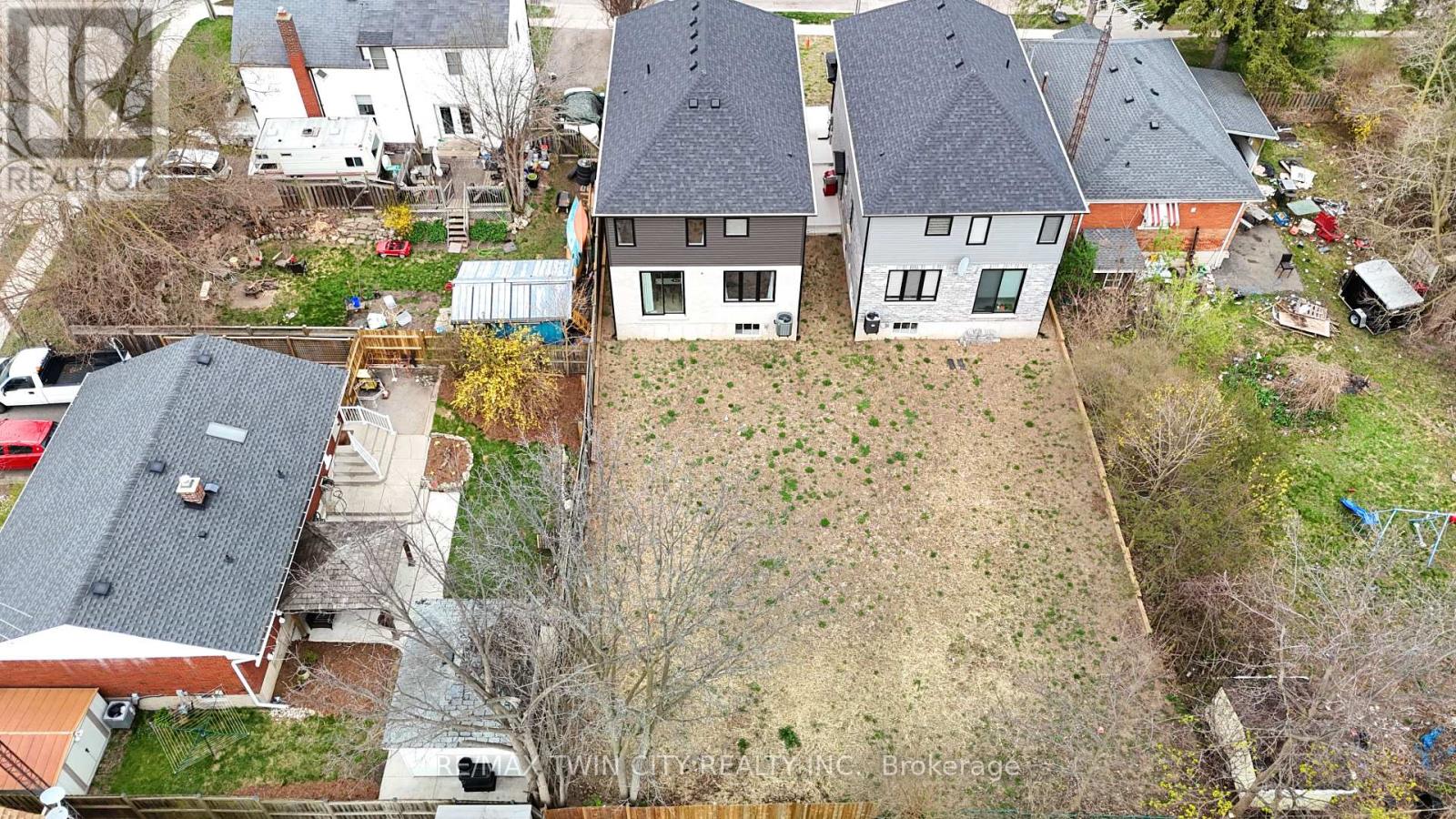 46 Lowell Street N, Cambridge, Ontario  N1R 5C9 - Photo 32 - X12128045