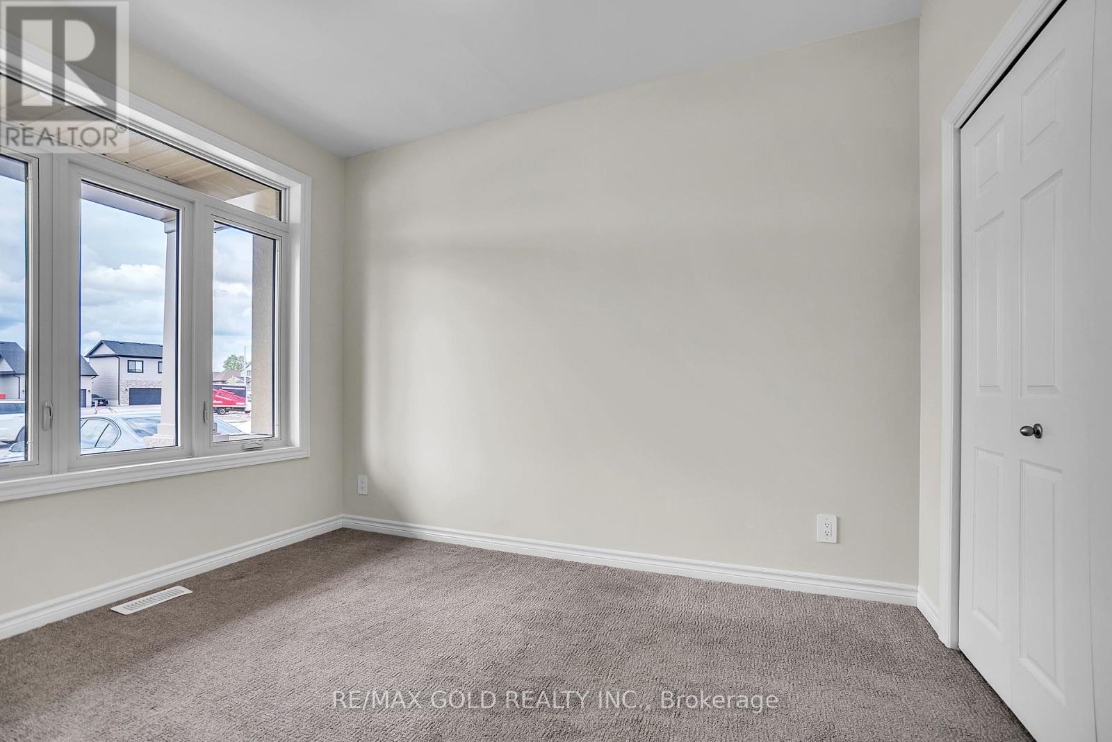 92 Athabaska Drive, Belleville, Ontario  K8N 0T2 - Photo 7 - X12159624