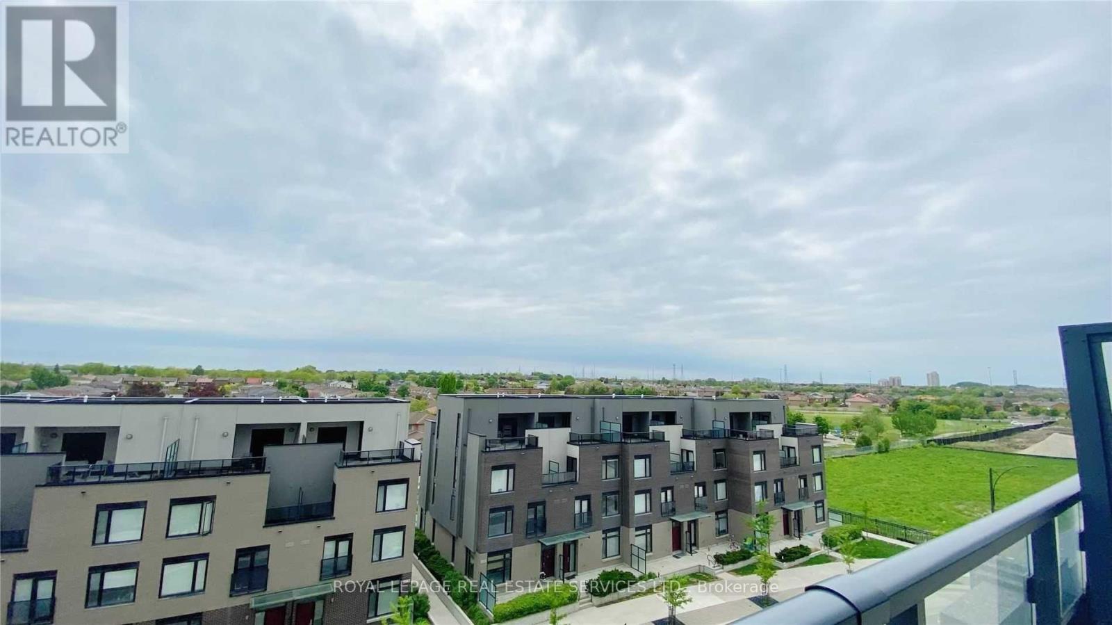 527 - 4085 Parkside Village Drive Sw, Mississauga, Ontario  L5B 0K2 - Photo 5 - W12166037
