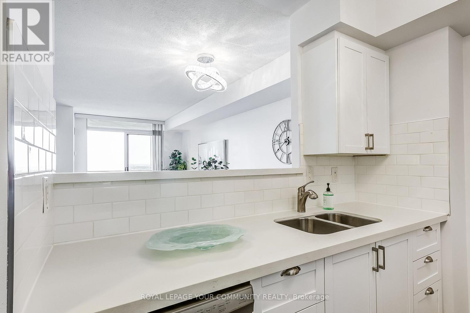 2122 - 700 Humberwood Boulevard, Toronto, Ontario  M9W 7J4 - Photo 7 - W12153644