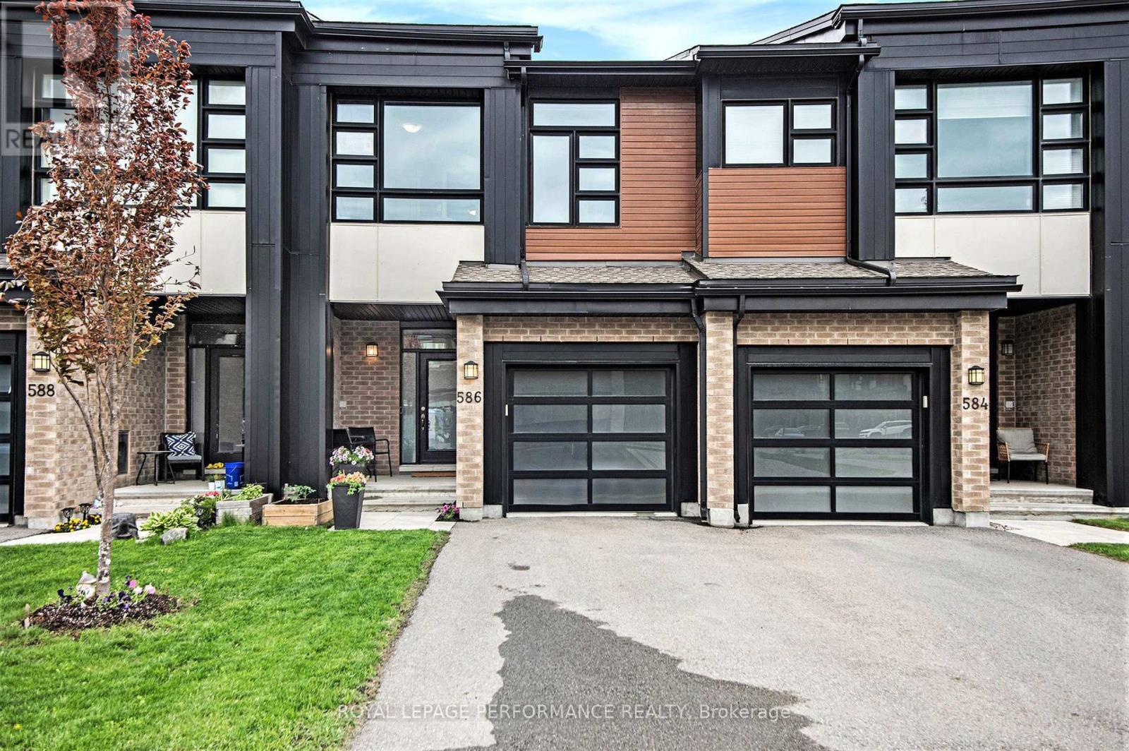 586 TRIANGLE STREET, Ottawa, Ontario