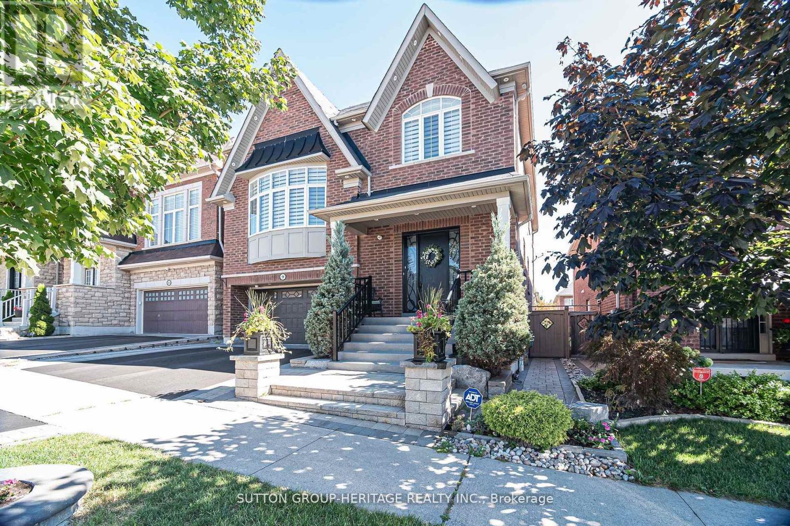 9 HALLIDAY STREET, Ajax, Ontario