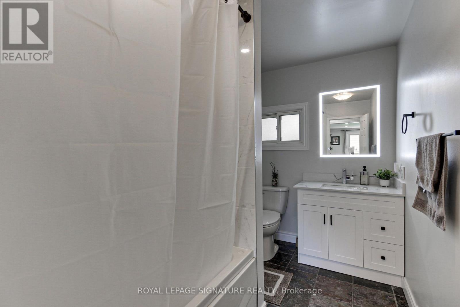 185 Woodland Avenue, Georgina, Ontario  L4P 2M9 - Photo 23 - N12162511