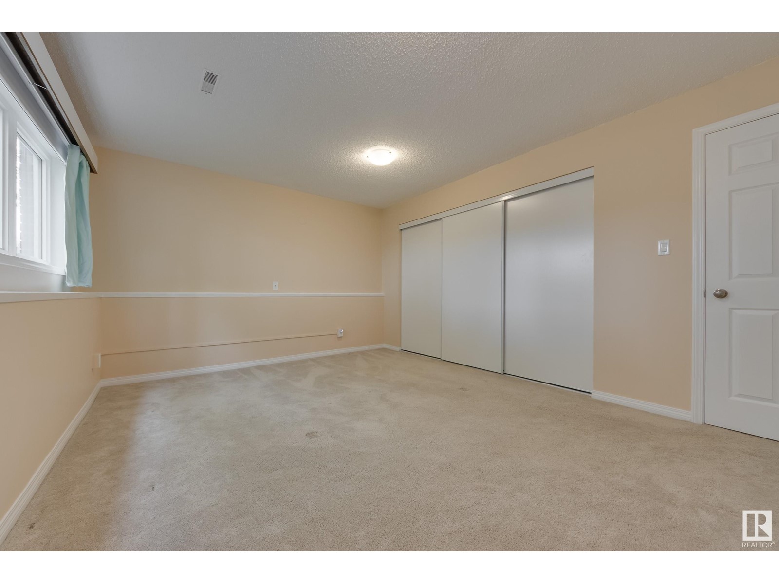 Property at 10118 & 10120 121 AV NW image 2