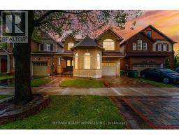 4 KLEMSCOTT ROAD, Brampton, Ontario