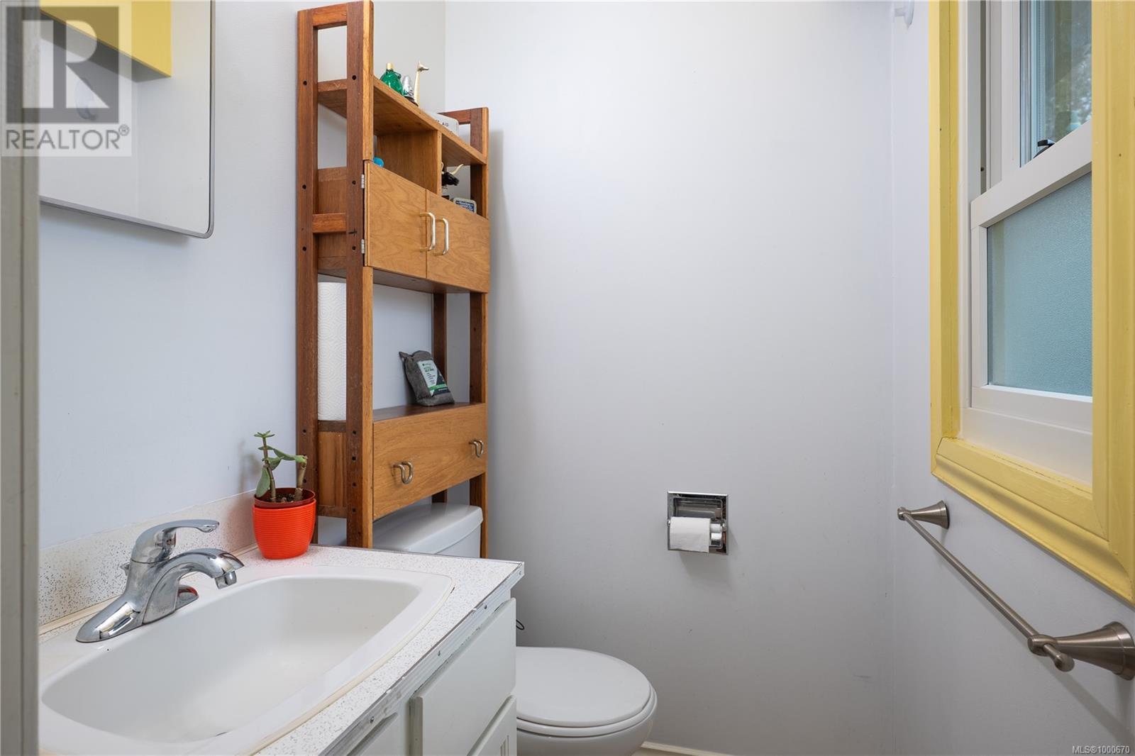 Property at 6557 North Rd image 3
