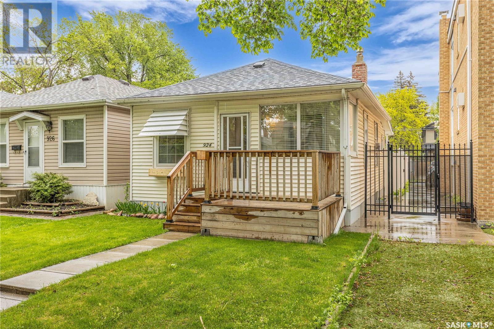 Property at 924 4th AVENUE N image 1