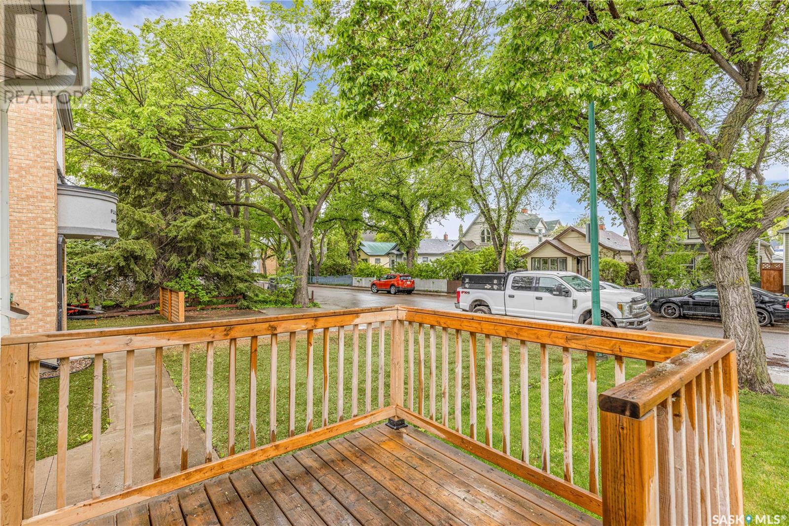 Property at 924 4th AVENUE N image 2