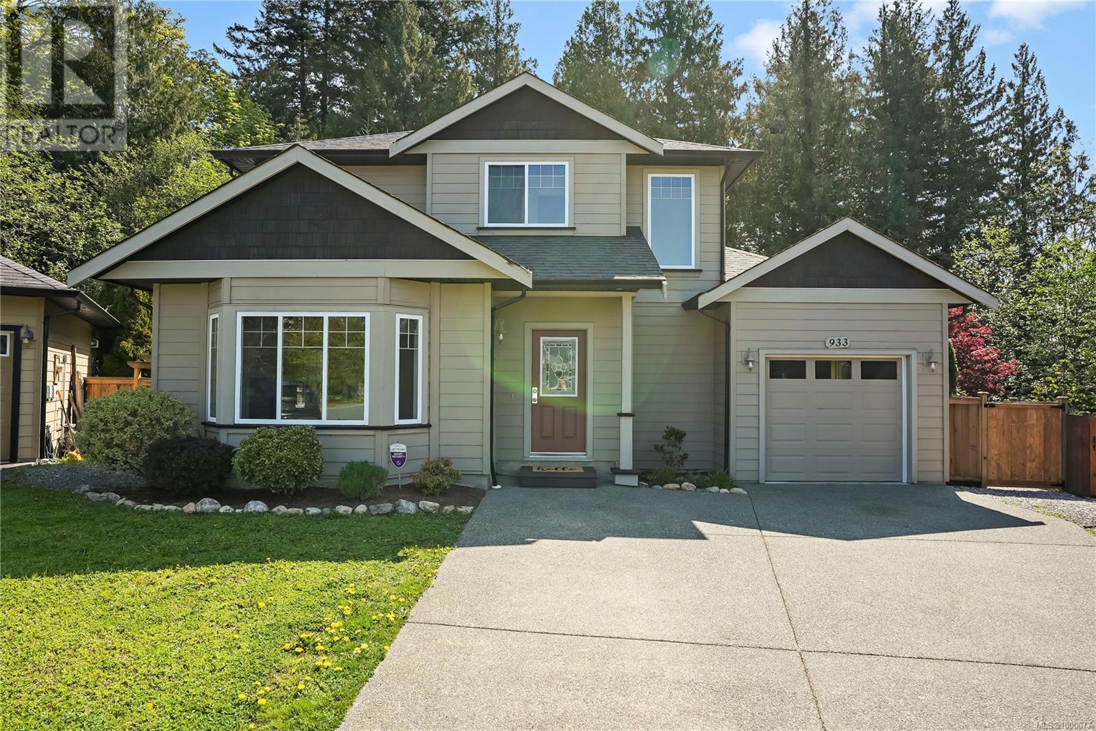 Property at 933 Thrush Pl image 1