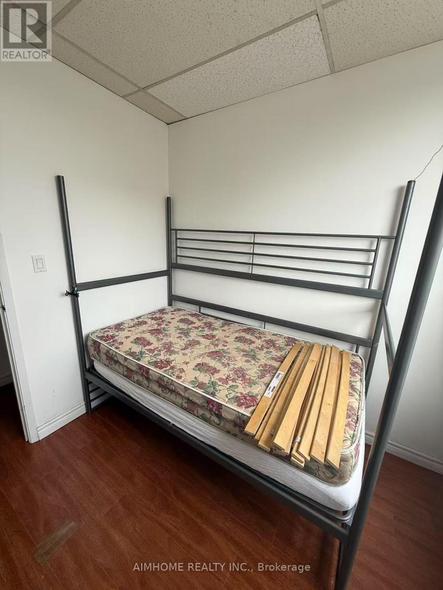Master Bedroom - 409 Spadina Avenue, Toronto (Kensington-Chinatown), Ontario  M5T 2G6 - Photo 3 - C12166128