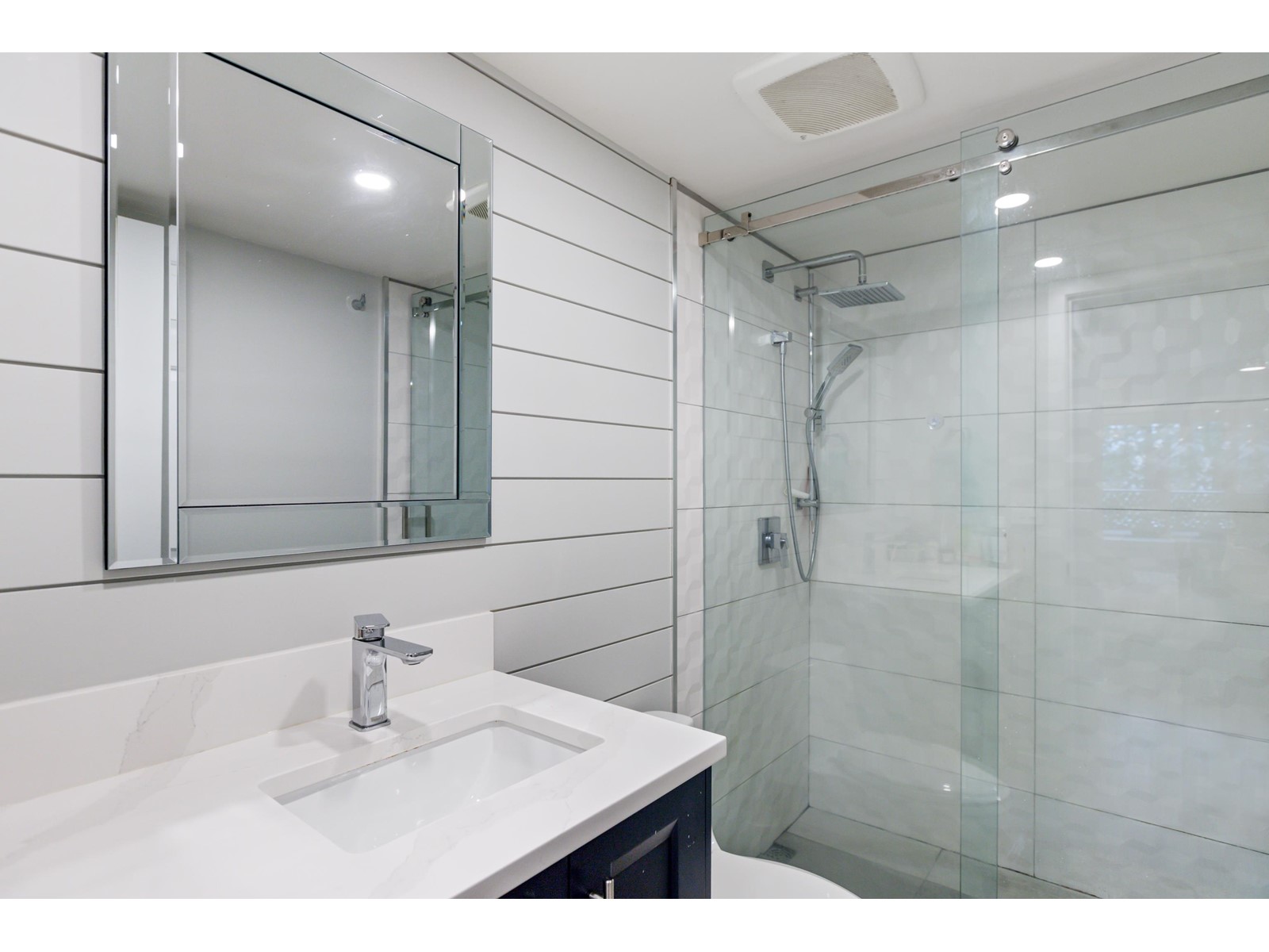 102 1830 E Southmere Crescent, Surrey, British Columbia  V4A 9C2 - Photo 25 - R3005066