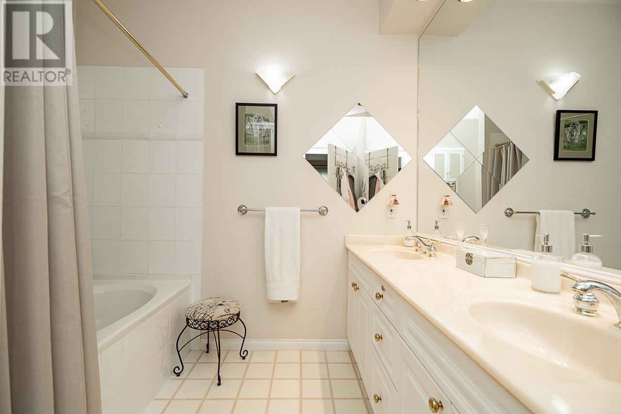 437 3098 Guildford Way, Coquitlam, British Columbia  V3B 7W8 - Photo 18 - R3005930