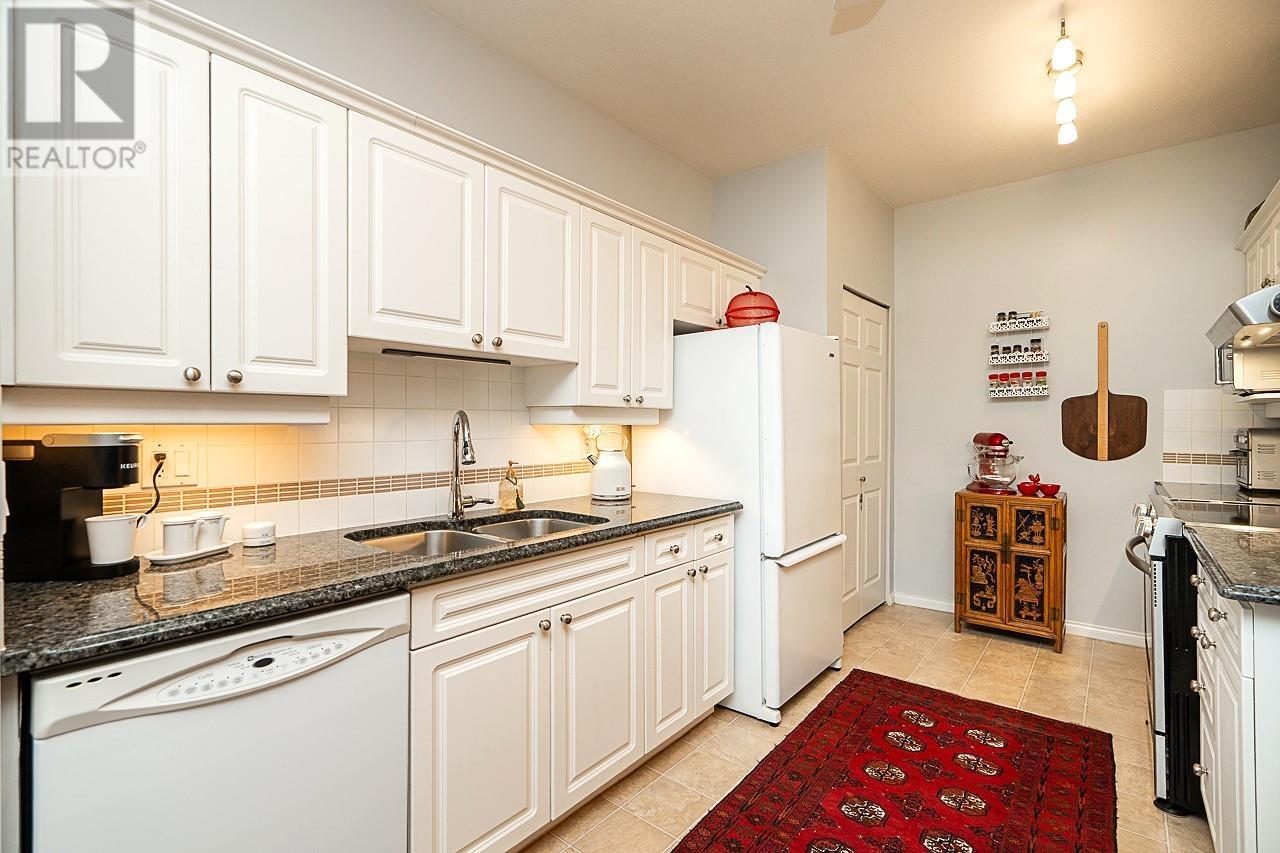 437 3098 Guildford Way, Coquitlam, British Columbia  V3B 7W8 - Photo 9 - R3005930