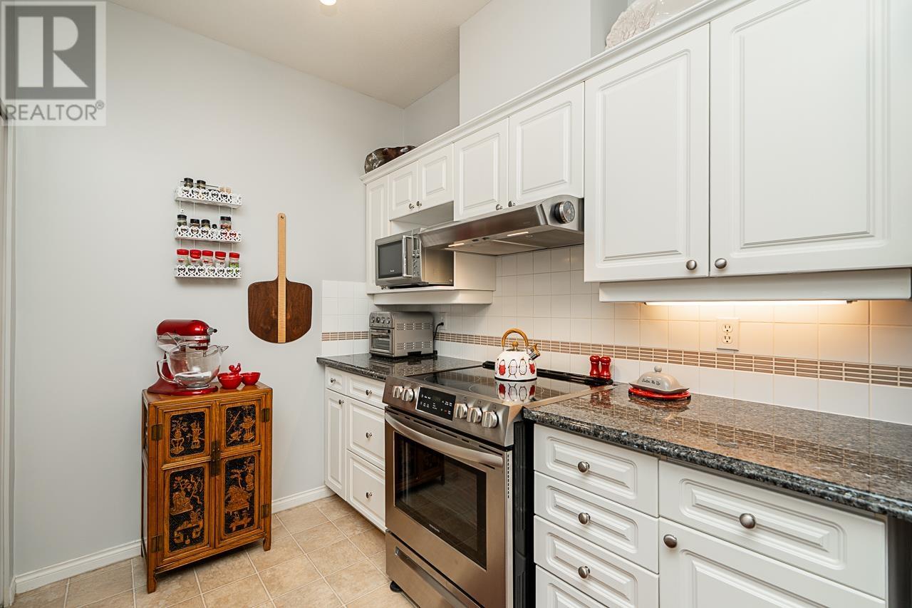 437 3098 Guildford Way, Coquitlam, British Columbia  V3B 7W8 - Photo 10 - R3005930