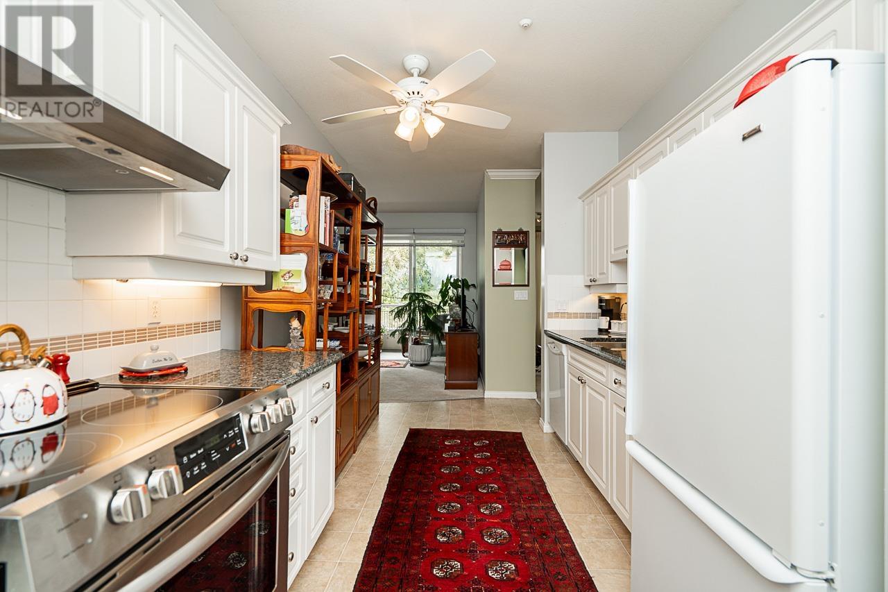 437 3098 Guildford Way, Coquitlam, British Columbia  V3B 7W8 - Photo 11 - R3005930