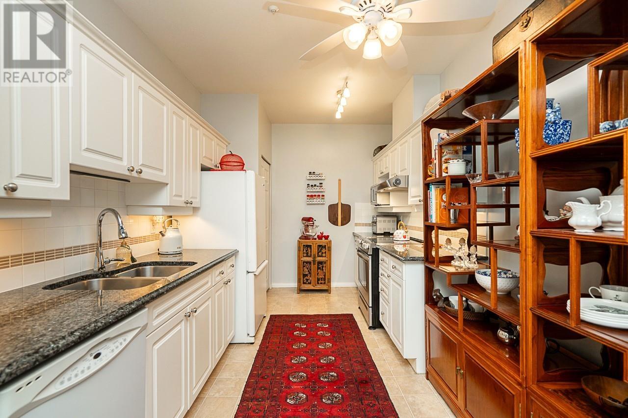 437 3098 Guildford Way, Coquitlam, British Columbia  V3B 7W8 - Photo 8 - R3005930