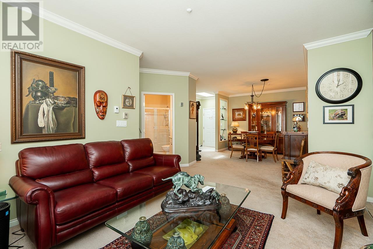 437 3098 Guildford Way, Coquitlam, British Columbia  V3B 7W8 - Photo 6 - R3005930