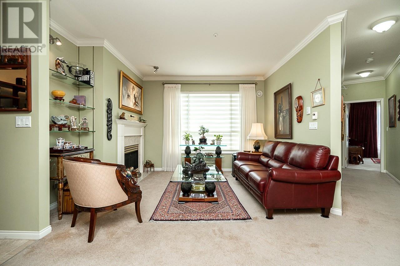 437 3098 Guildford Way, Coquitlam, British Columbia  V3B 7W8 - Photo 4 - R3005930