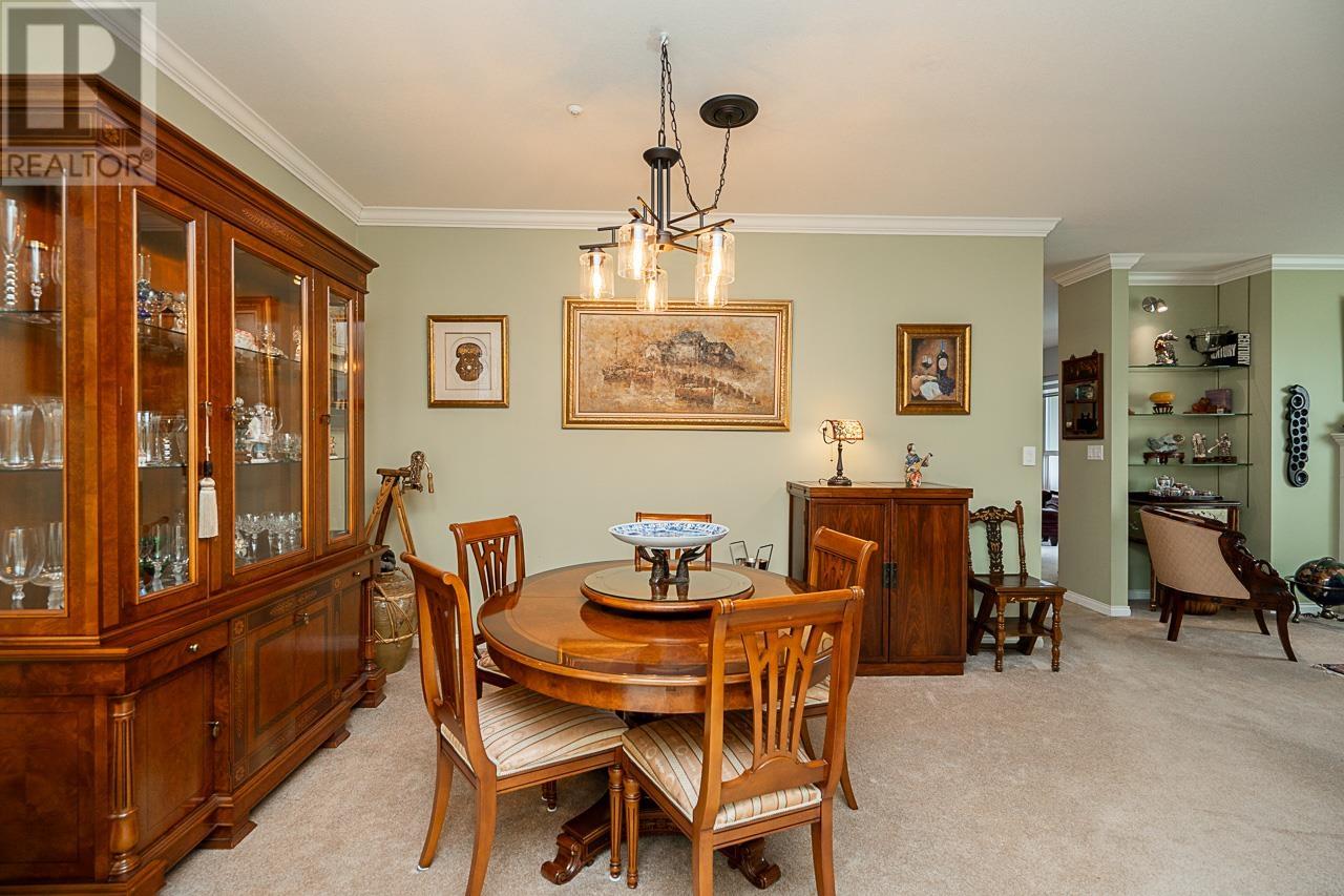 437 3098 Guildford Way, Coquitlam, British Columbia  V3B 7W8 - Photo 2 - R3005930