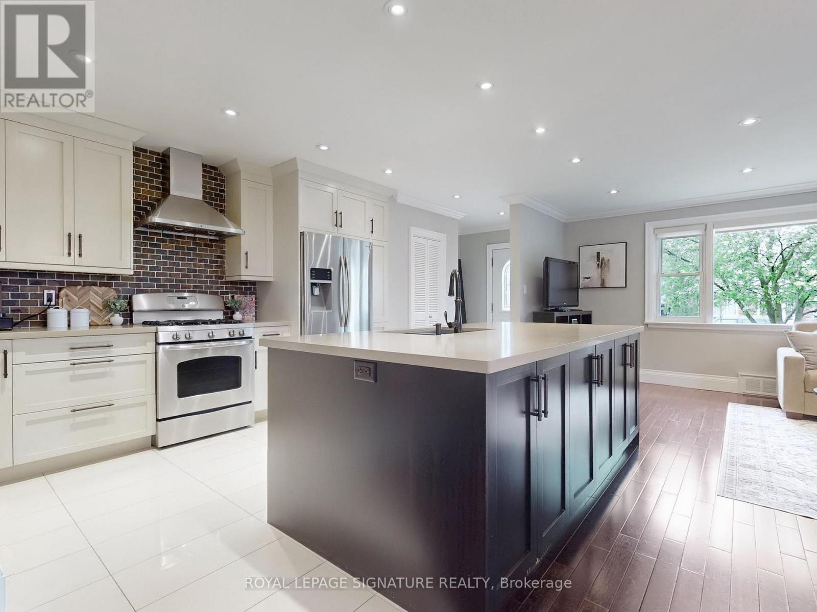 16 Bardwell Crescent, Toronto, Ontario  M1R 1C9 - Photo 10 - E12166098