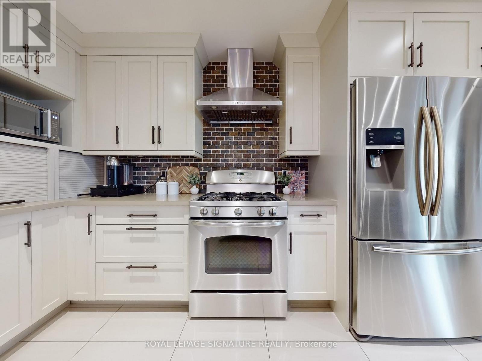 16 Bardwell Crescent, Toronto, Ontario  M1R 1C9 - Photo 13 - E12166098
