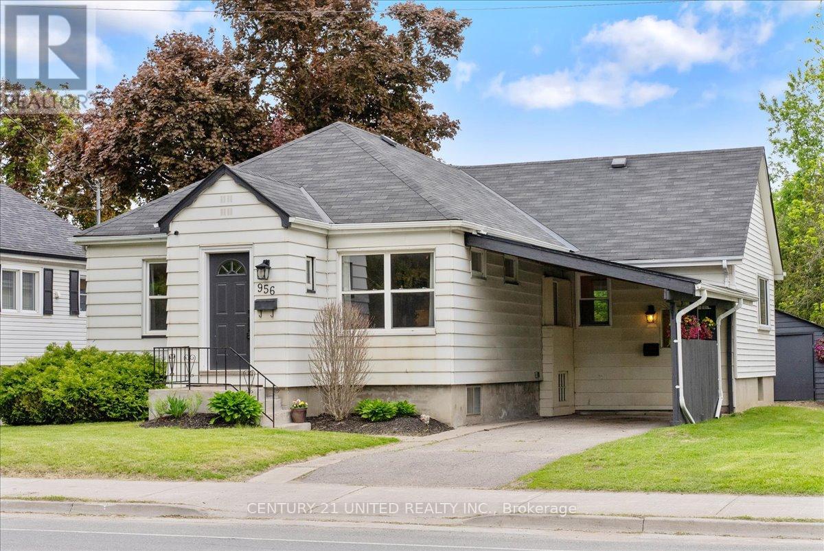 956 Monaghan Road, Peterborough Central, Ontario  K9J 5K5 - Photo 2 - X12166386