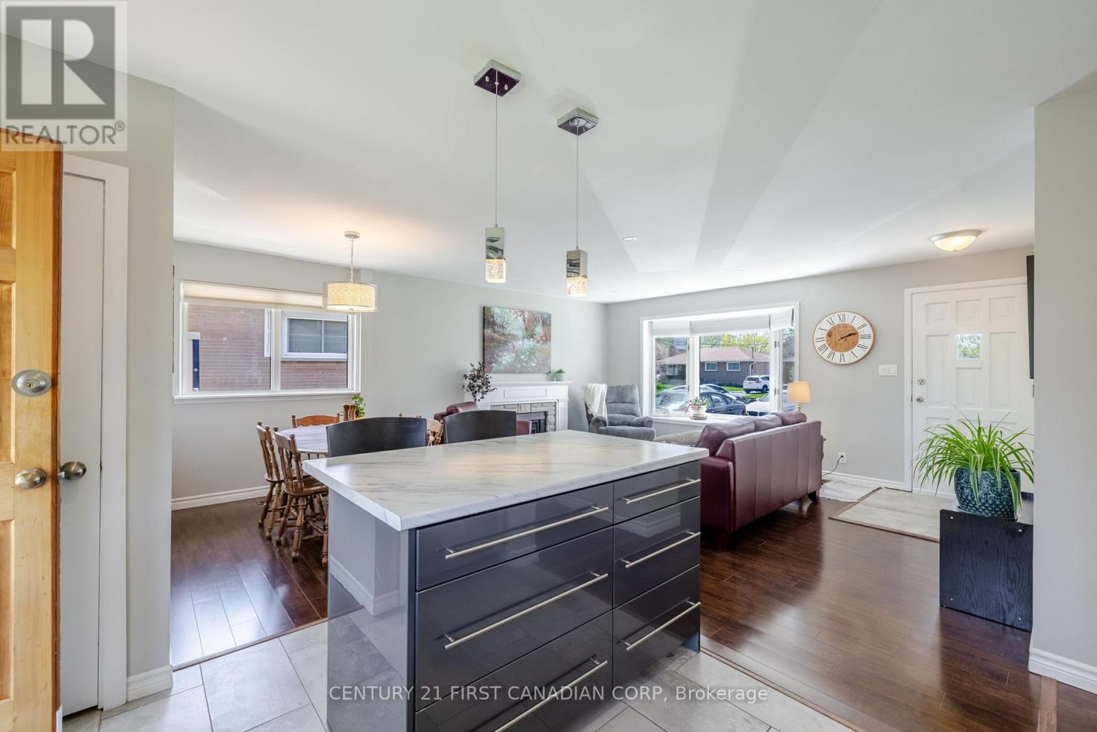 Photo 23 of 50 for 460 Beachwood Avenue