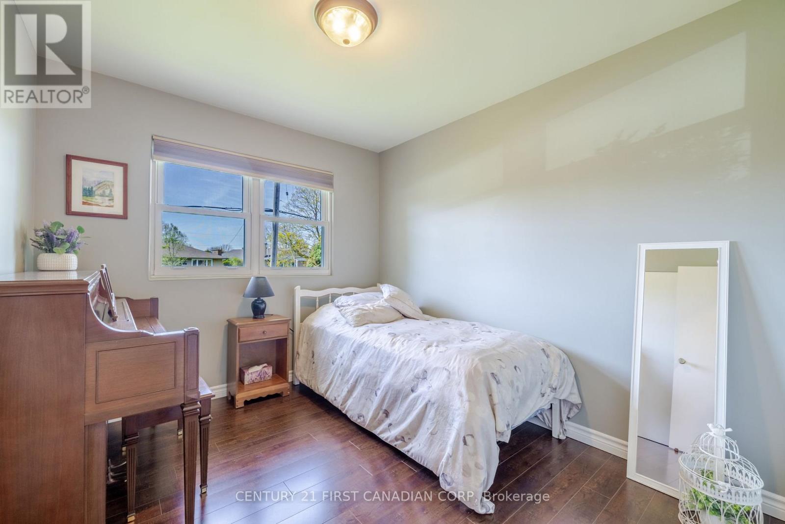 Photo 25 of 50 for 460 Beachwood Avenue
