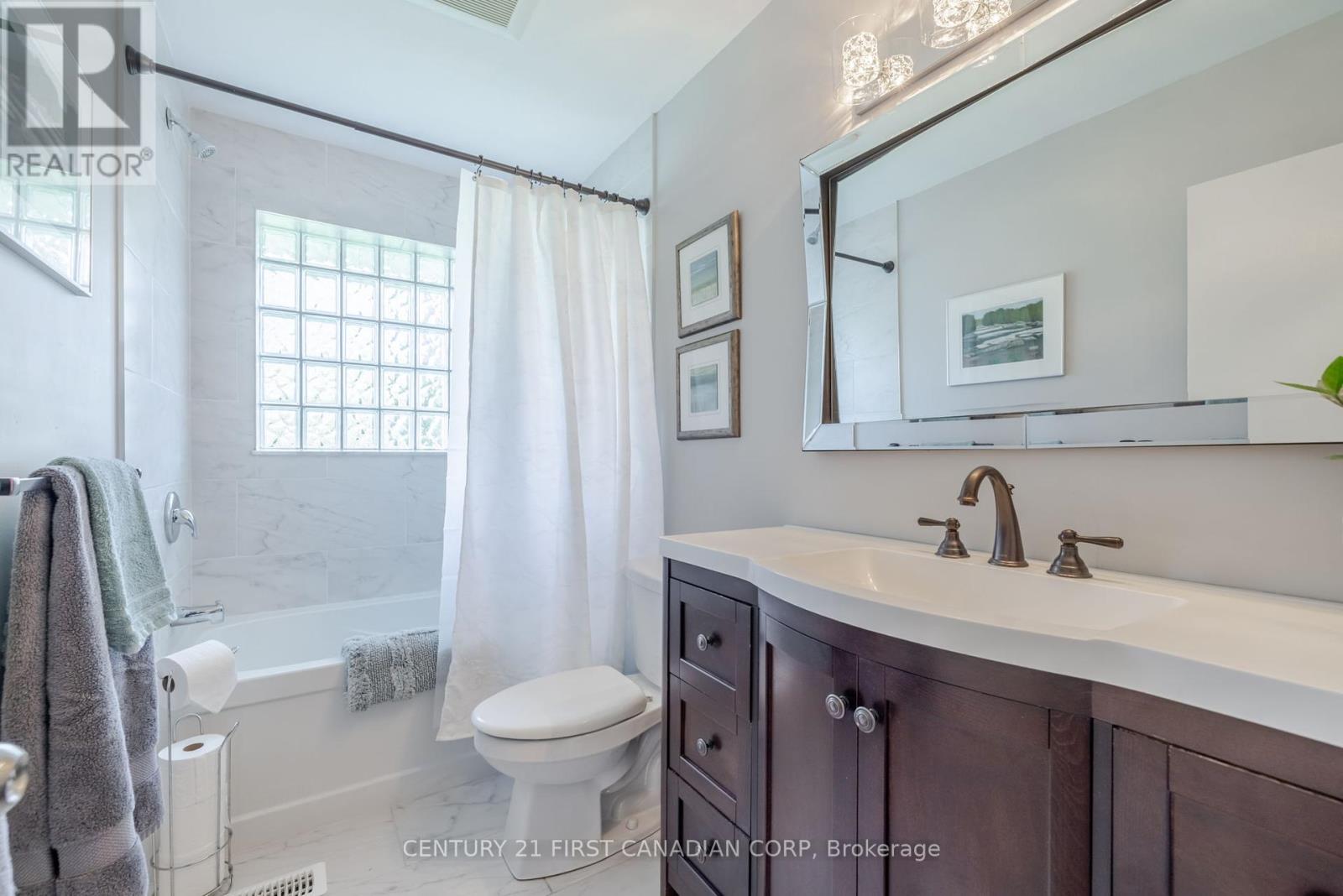 Photo 35 of 50 for 460 Beachwood Avenue